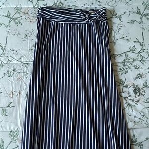 Brand : ROBERT LOUIS. 92% POLYESTER. 8% SPANDEX